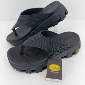 P448 Women's Black Vibram Sole Thong Flip Flop Sandals Platform New With Tags